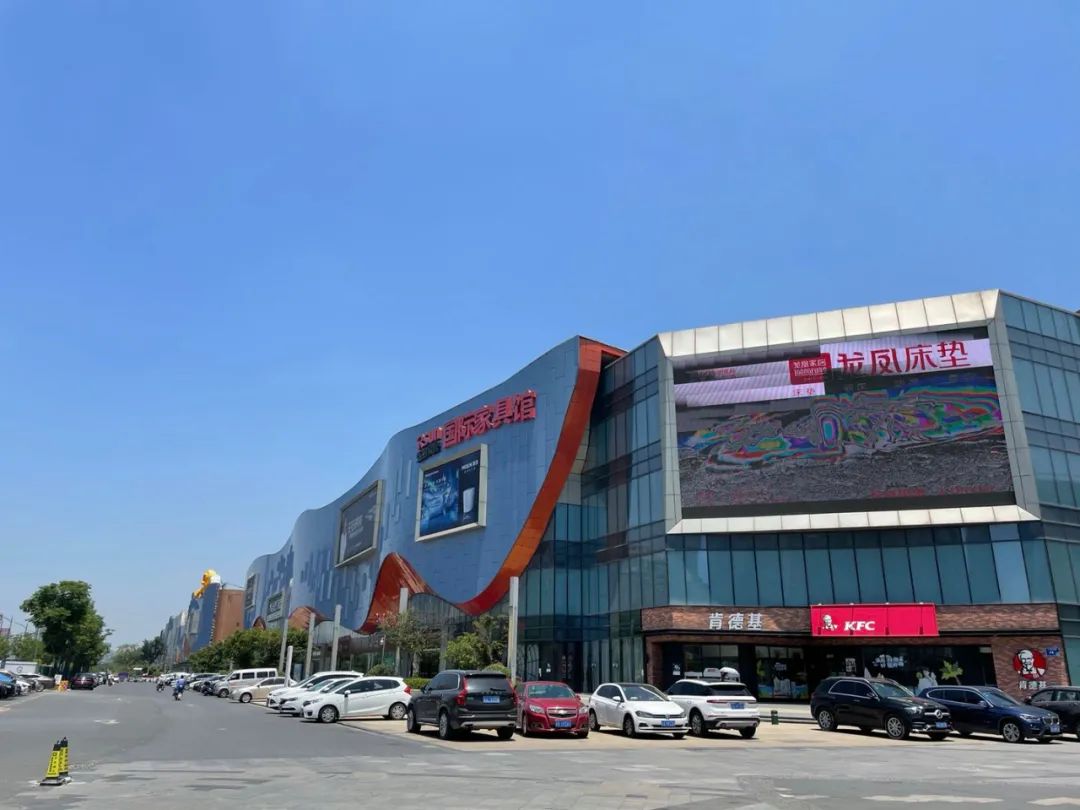 金都汇广场金盛广场沿着大桥北路,不远处就是金盛广场,金都汇广场,弘