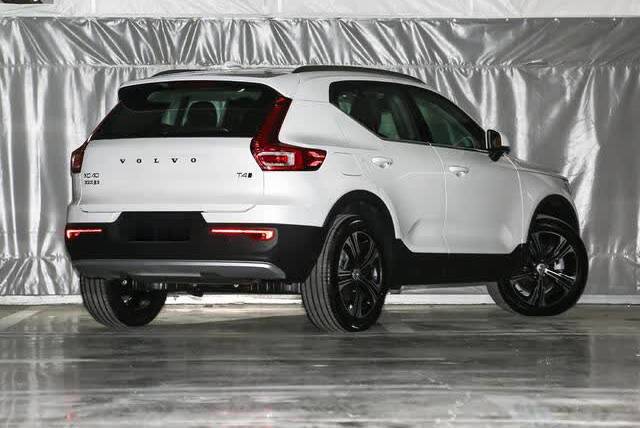 2022款沃尔沃xc40正式上市 售26.48万起