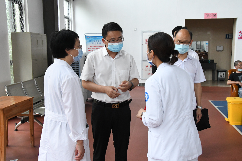 接种近30万剂次向你们致敬武义县领导走访新冠病毒疫苗接种点慰问医务