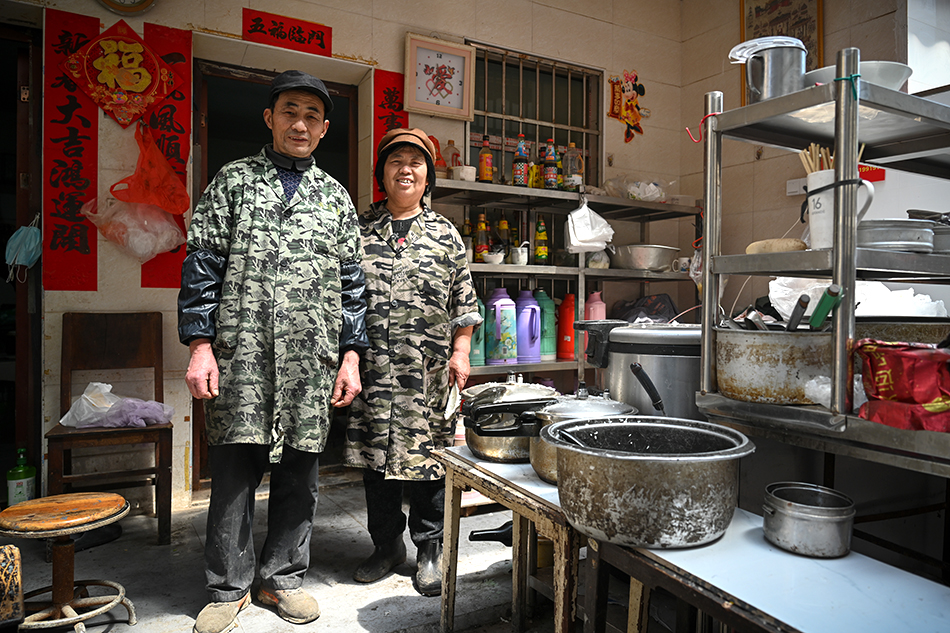 2021年3月25日，南昌，万佐成和熊庚香夫妇。