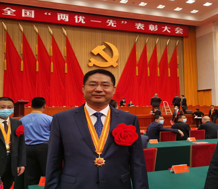 河北建工集团有限责任公司第十支部书记马新利：一马当先担重任，求实创新利人民