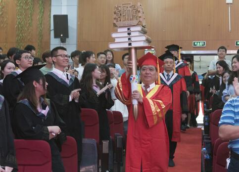 豫章师范学院举行2021届学生毕业典礼暨学士学位授予仪式