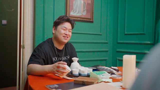 剧本杀DM的一天：熬夜带玩家，在游戏中工作