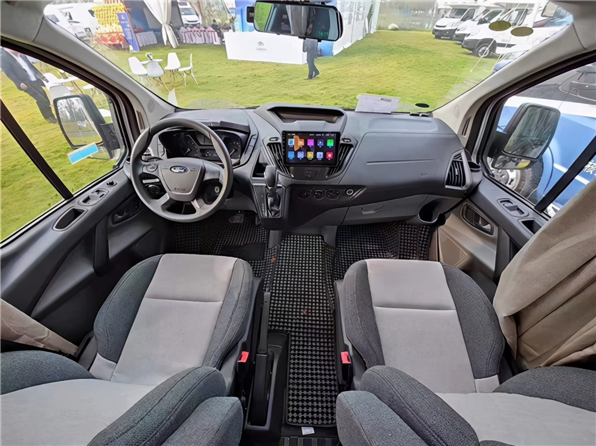 宇通c520福特t型房車,國六汽油排放2.67米無懼限高