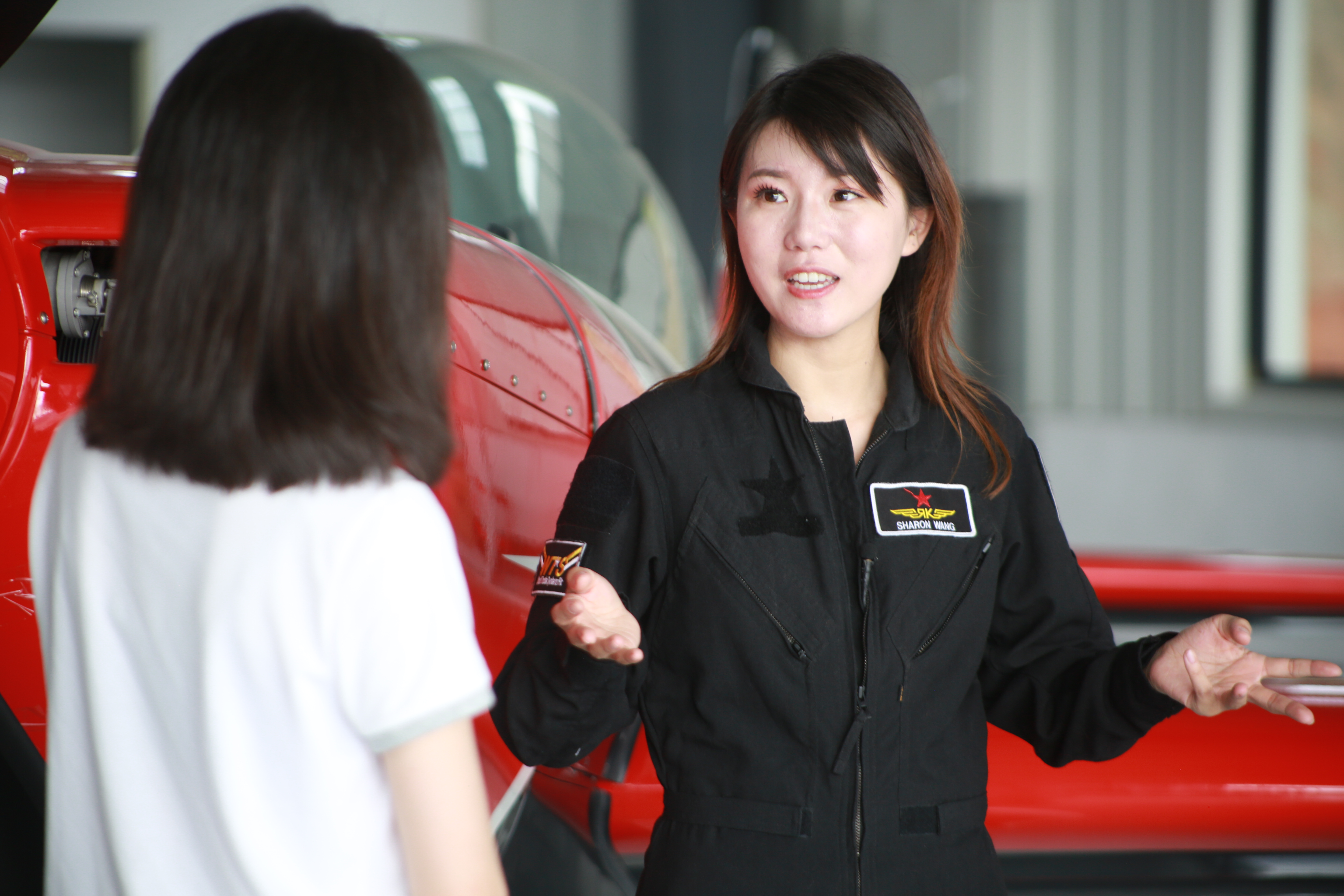 “90后”特技飞行教练王曌华宸:这条路其实很难走,焦虑是常态|新青年