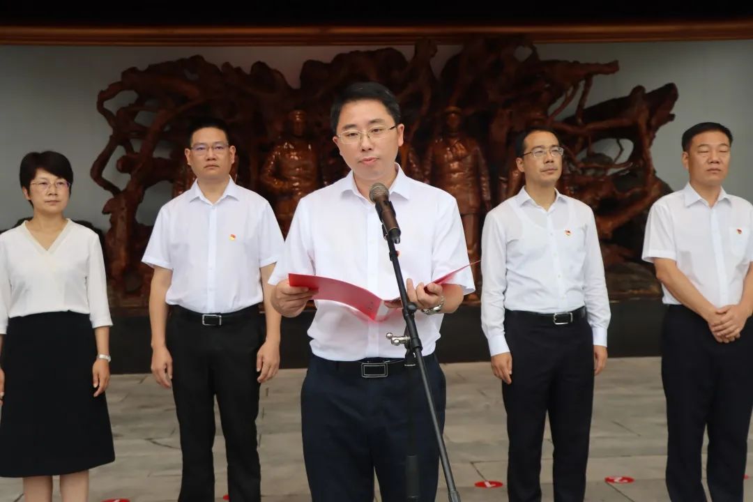 中共开化县委常委,常务副县长樊勇军致辞