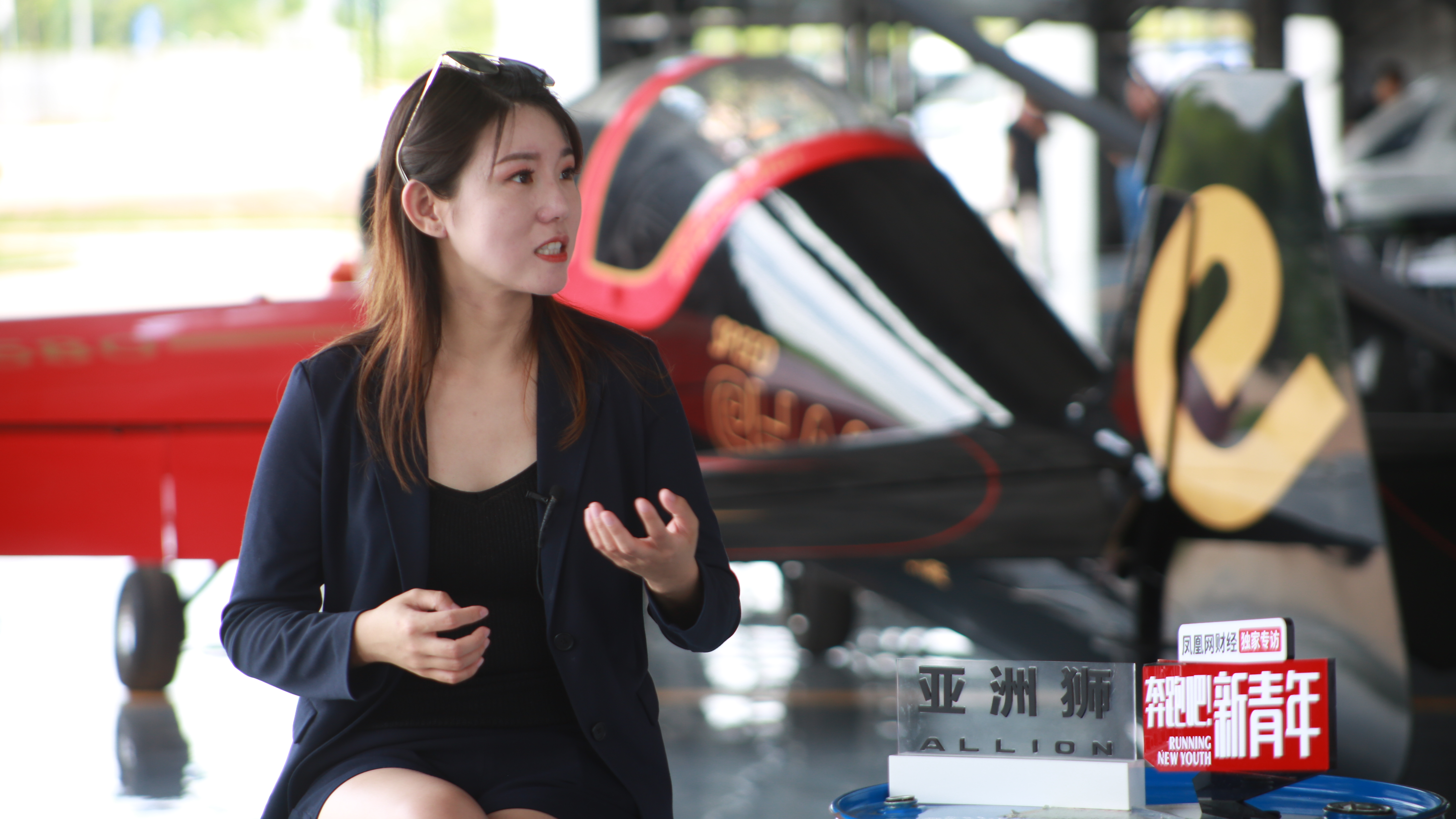 “90后”特技飞行教练王曌华宸:这条路其实很难走,焦虑是常态|新青年