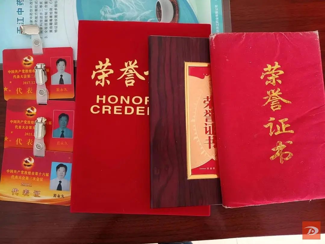 这身白大褂，他一穿就是13年……