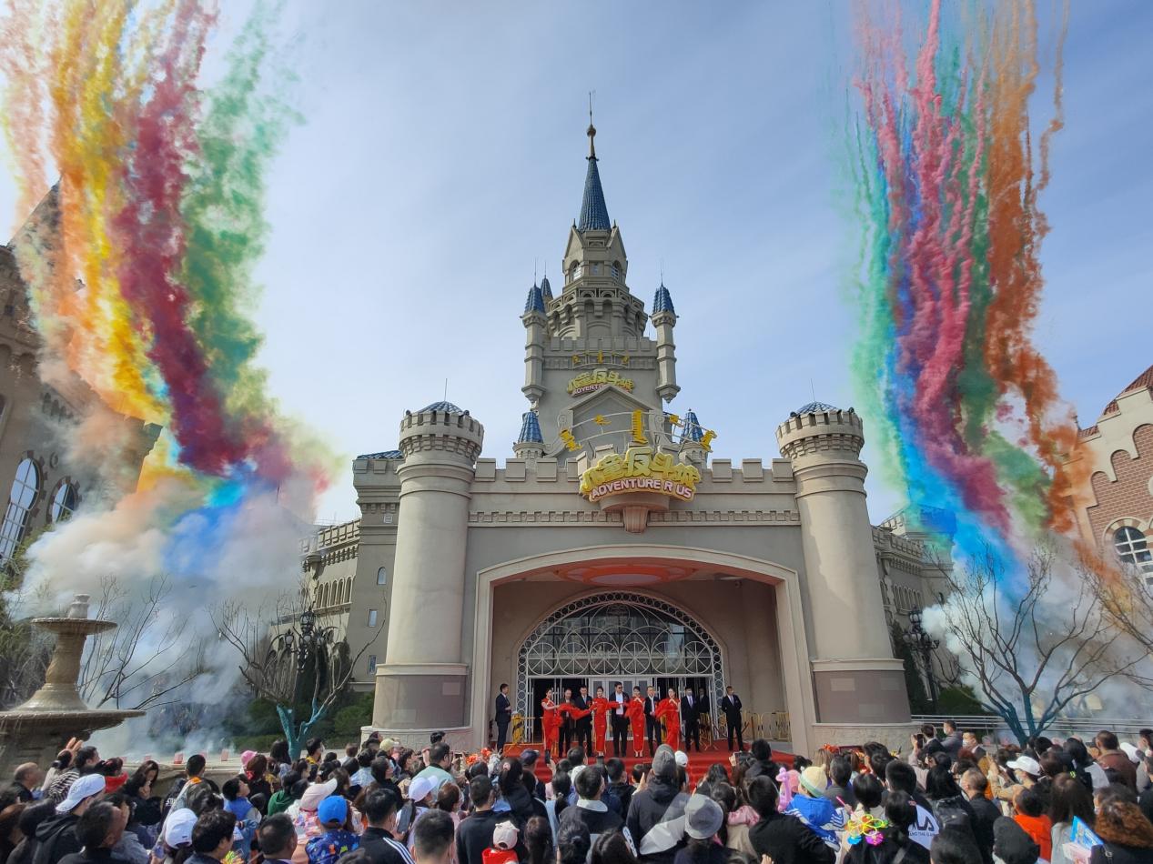 作为恒大献给通辽的首个全配套童梦小镇,通辽恒大御景天下儿童反斗城