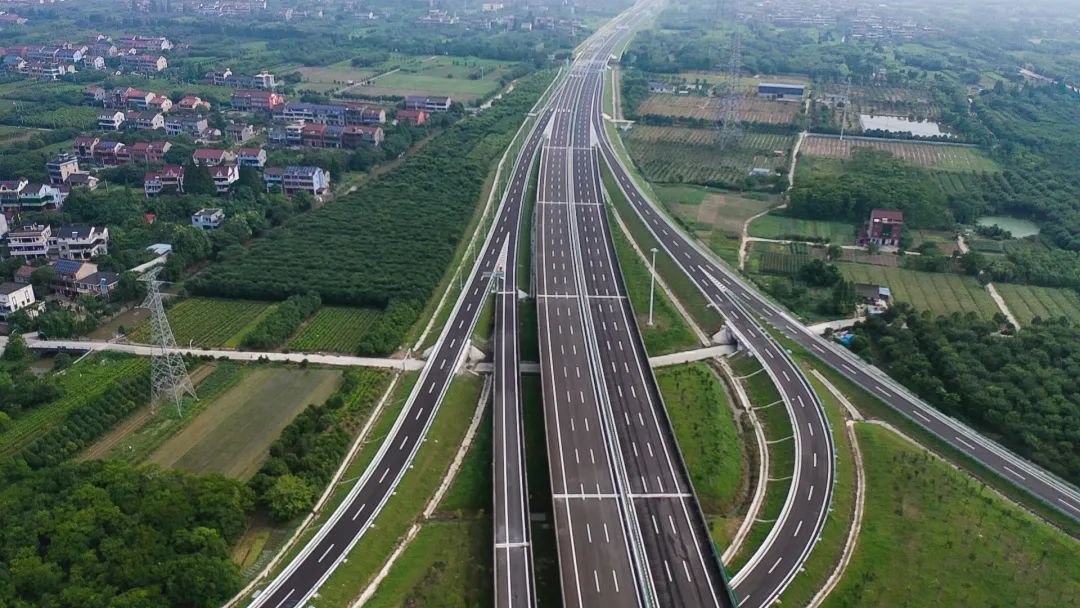 7月1日零时起,钱江通道高速公路北接线工程正式通车