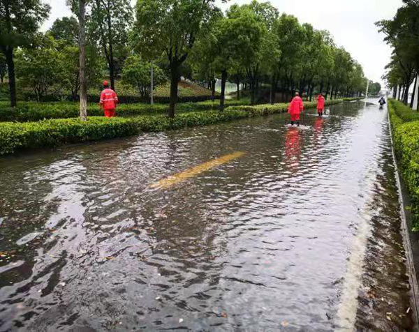 南京建邺区整治道路积淹水点倾力打造惠民工程