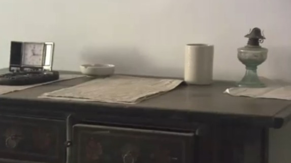 陈先瑞是如何通过“扔银元”的方法帮徐海东突围的？