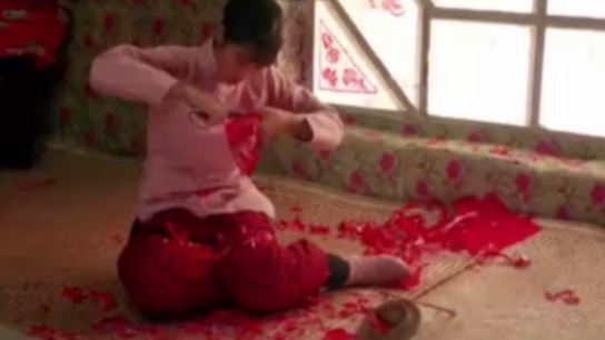电影《红高粱》中的配乐为何如此高亢嘹亮？