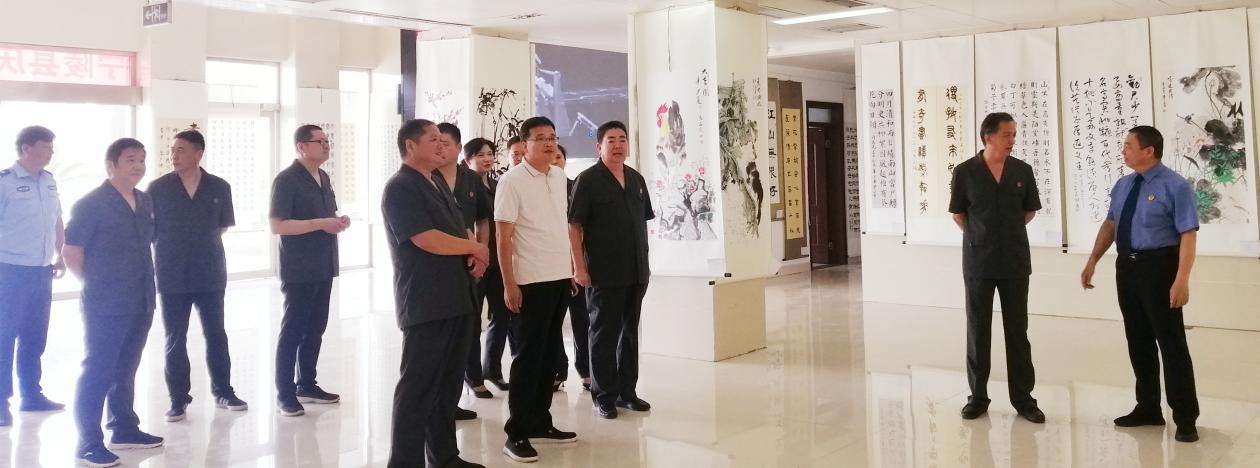 宁陵县法院组织干警观看庆祝建党100周年廉政书画展