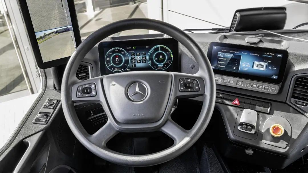 奔驰发布首款电动卡车 “司机友好型卡车”上线