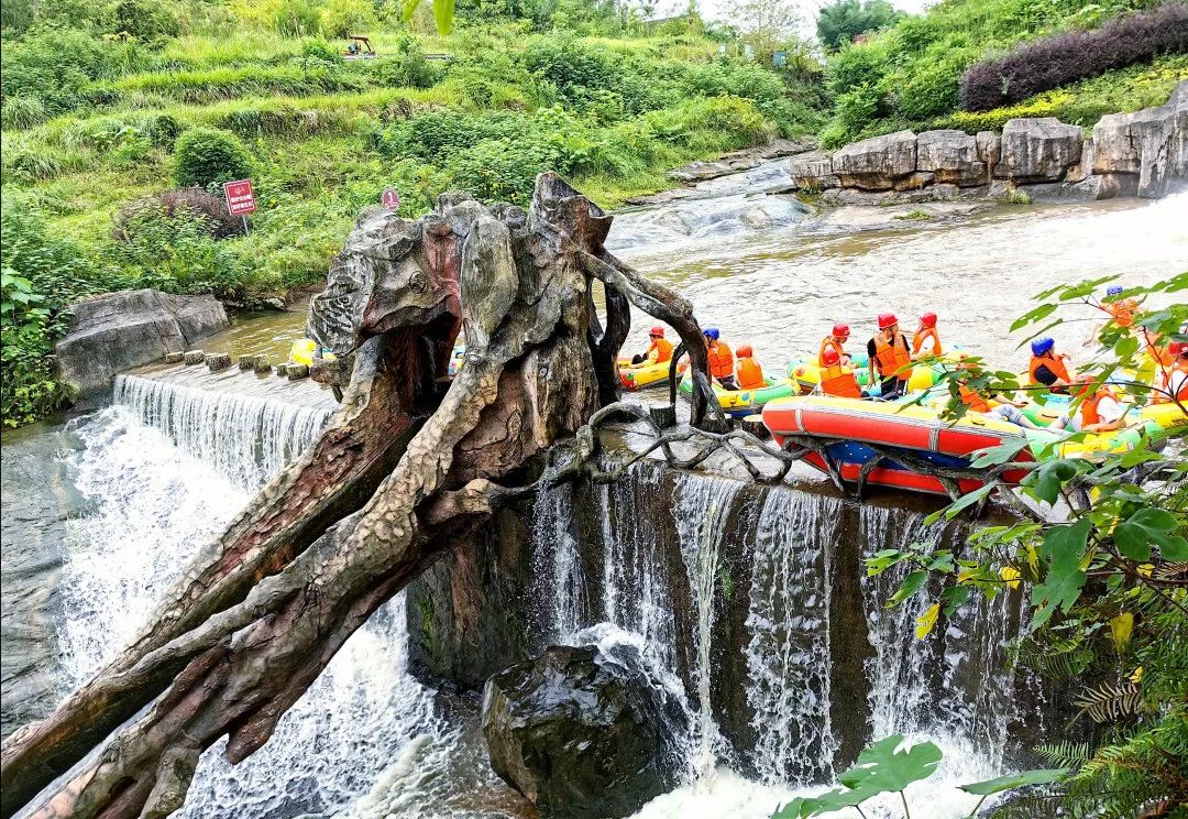 动车:合川火车站—合川城北汽车站—涞滩镇—鹫峰峡漂流.