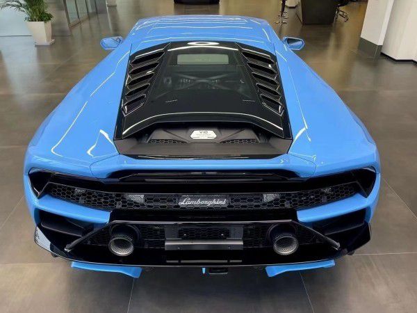 21新款兰博基尼 evo 实力与颜值共存