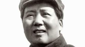 1947年国民党对延安进行轰炸，毛泽东不得不离开居住了十年的延安