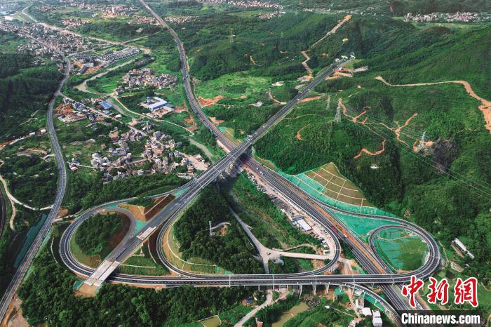 广东省交通集团 供图大丰华高速公路丰顺至五华段(简称:大丰华高速