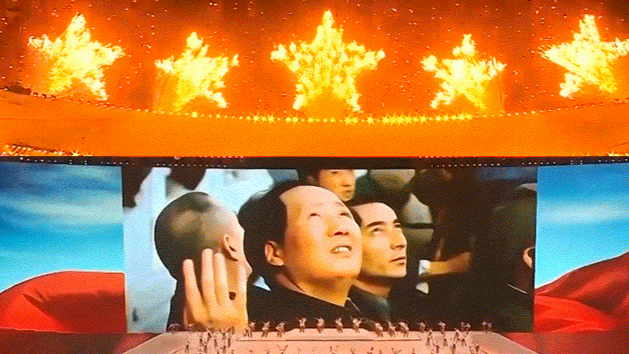 毛泽东的声音加彩色开国大典时夜空出现绚烂烟花 网友：他看到了