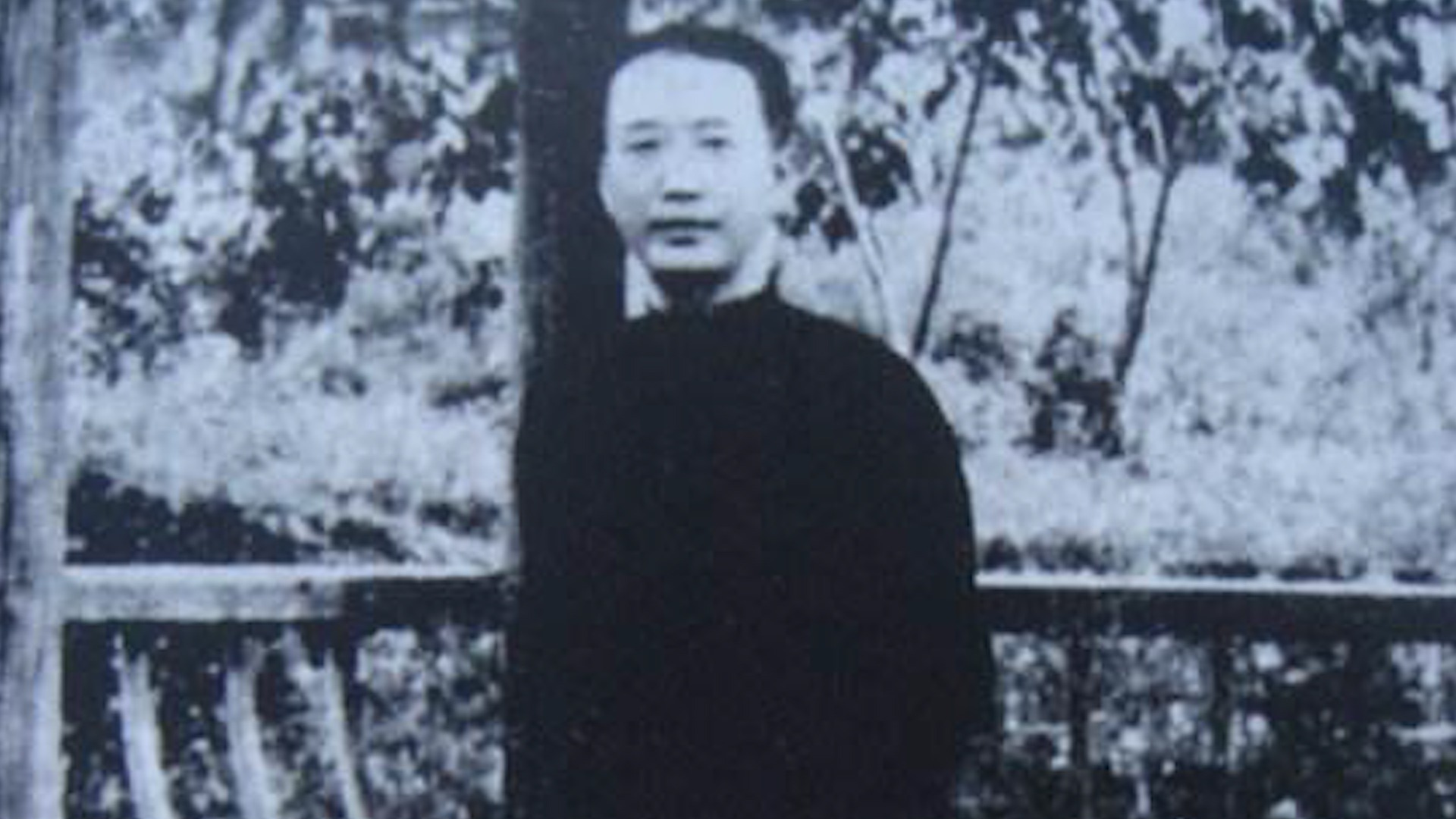 1935年蒋介石下令处决瞿秋白，瞿秋白哼唱《国际歌》从容就义