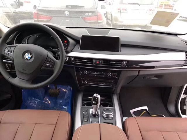 中东版宝马X5优惠20万庆红汽车现车    