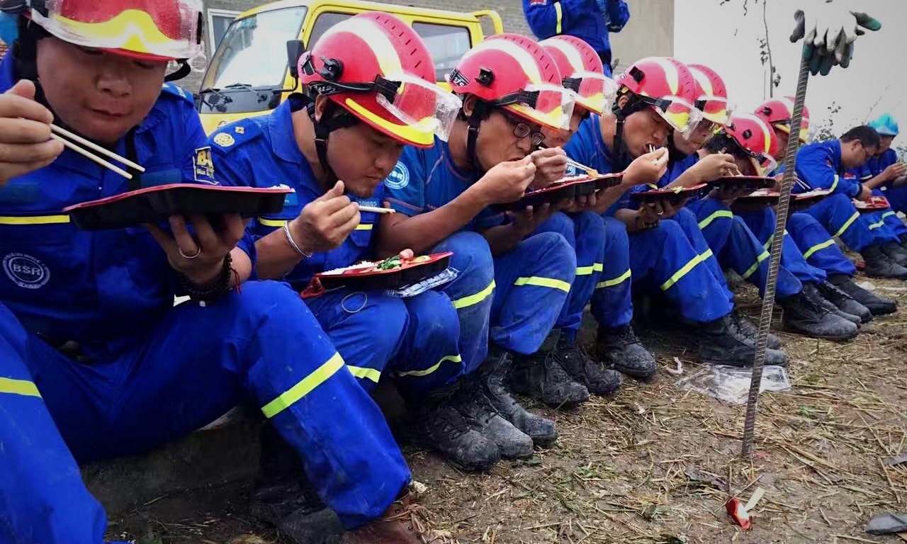 蓝天救援队前队长:生死救援n次,他却无法救出自己|隐秘而伟大