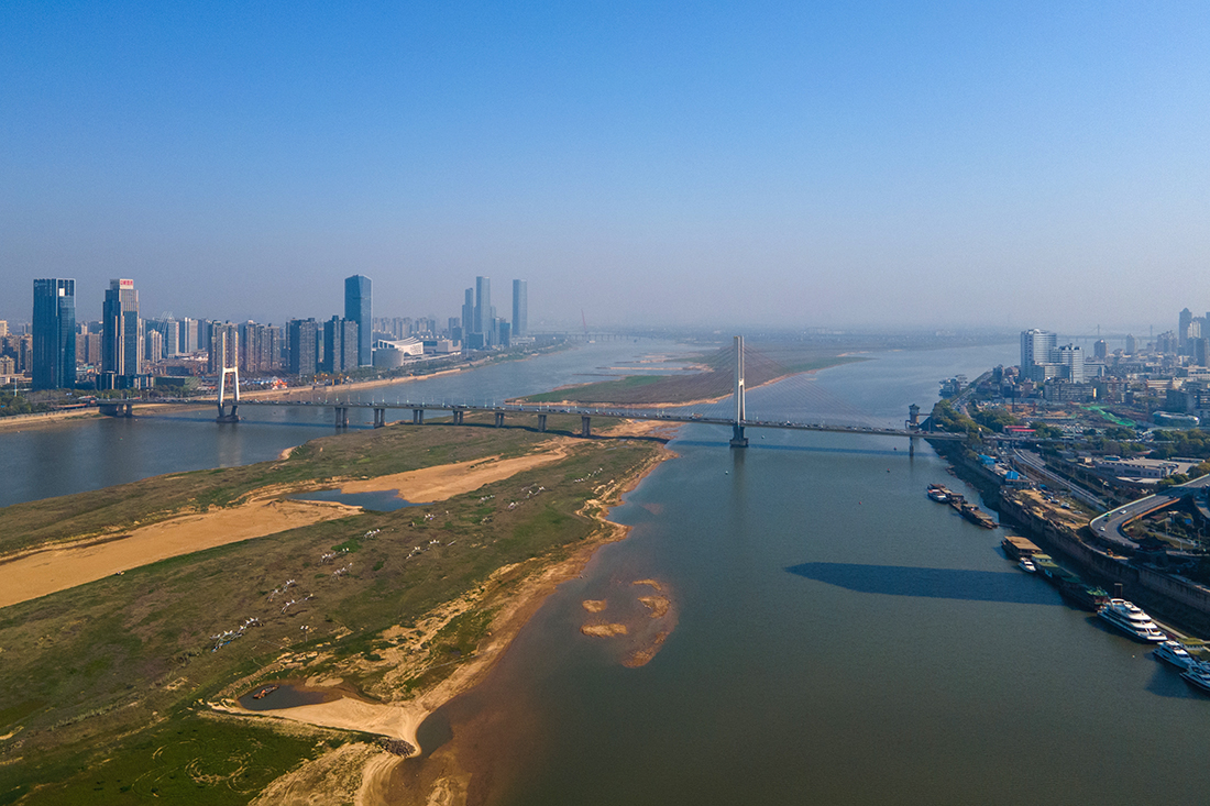 2021年3月25日,航拍江西南昌赣江.