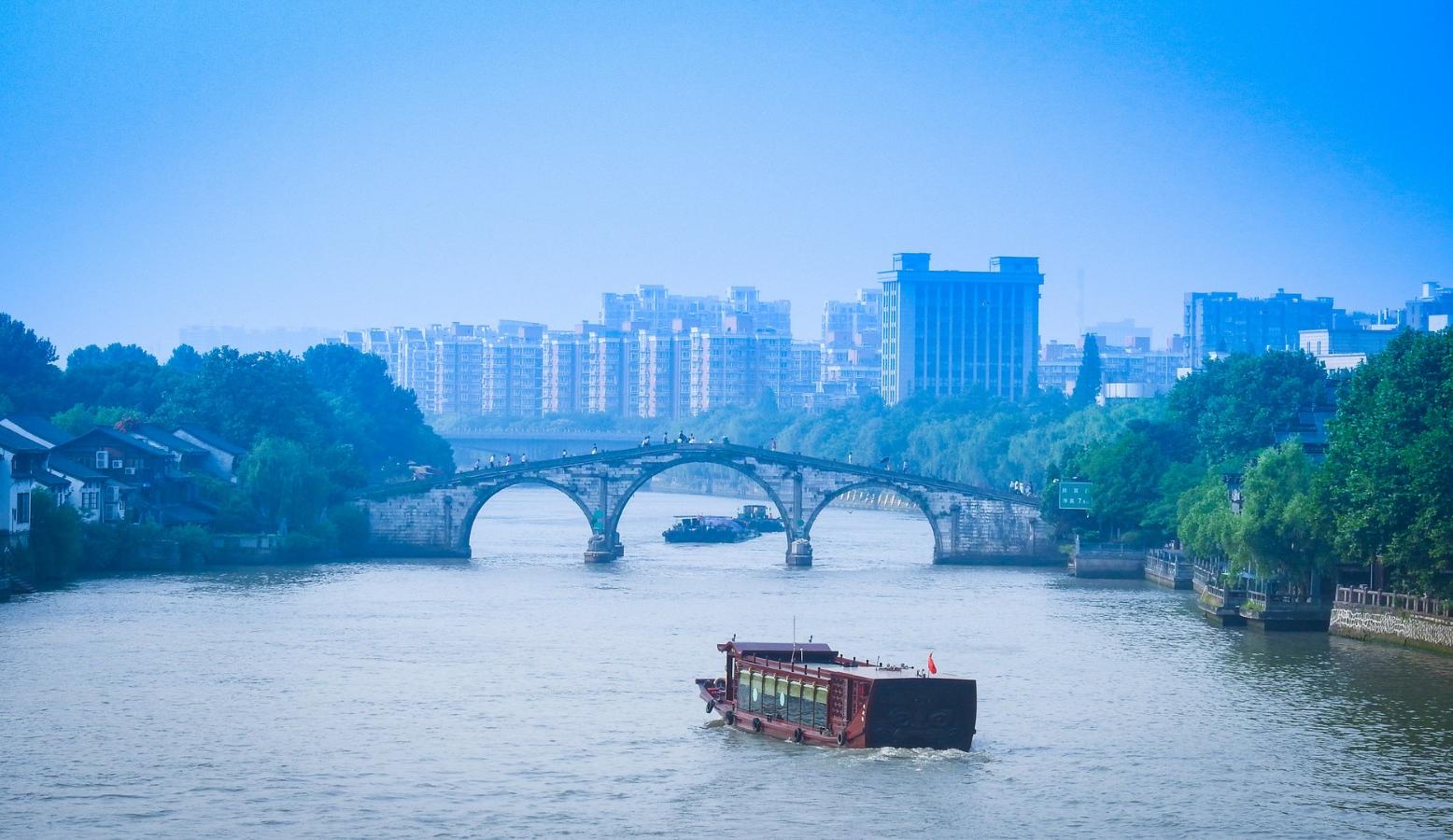 【携程攻略】乌镇京杭大运河景点,一千多年过去，京杭大运河依然发挥着它的作用，它的开凿通航繁盛了江…