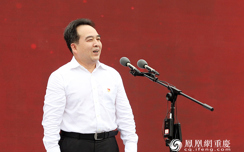重庆市委常委、宣传部部长张鸣宣布王良同志纪念展开展、市级乡村振兴示范村（中华村）开园