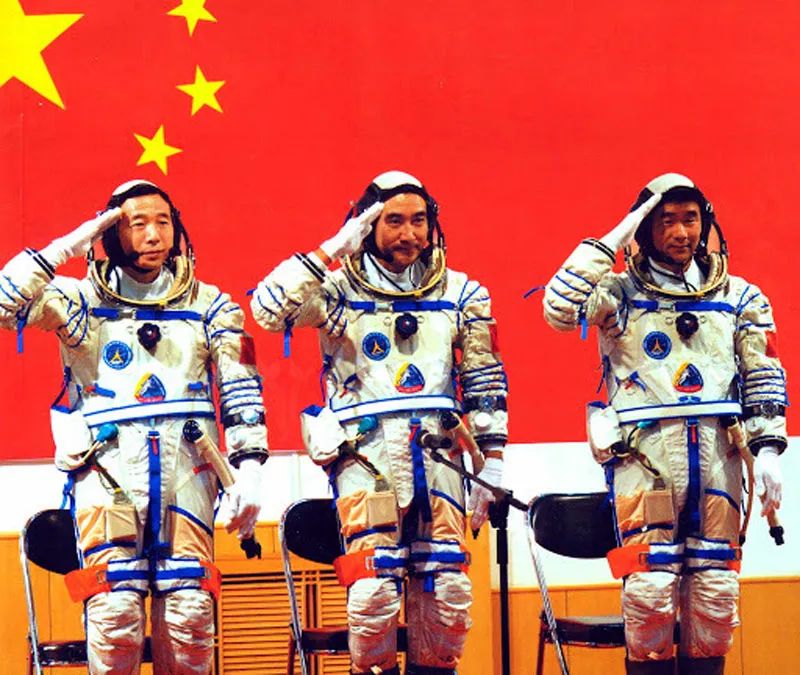 唐驳虎:中国空间站首次出舱 航天员背后有多少科技支撑?