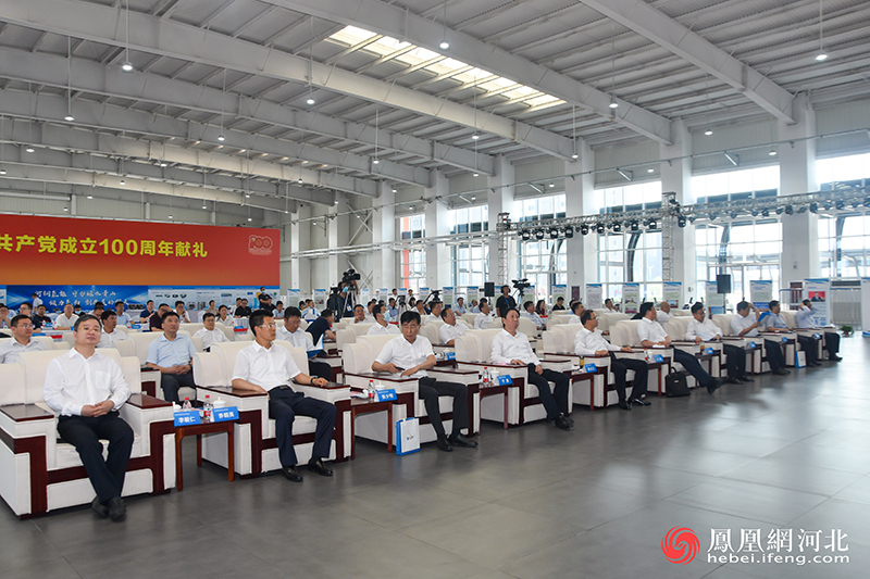 氢能时代，河钢担当：国内首批氢能重卡在河钢唐钢新区投运