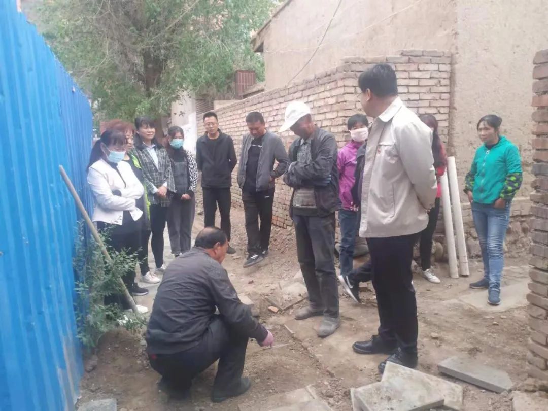 穿梭社区大街小巷 群众贴心人王玉萍的点滴故事暖人心