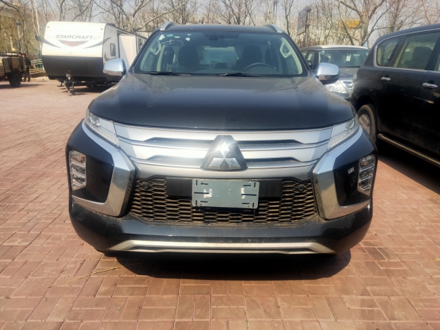 21款三菱帕杰罗劲畅特价平行进口包26万