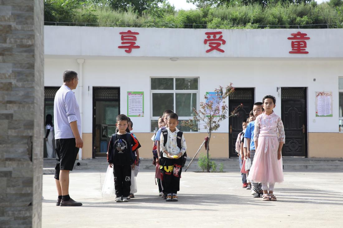 樂訪童趣園丨教學點負責人郭關虎堅守鄉村教育初心讓孩子童趣生長