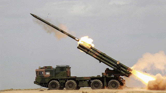 解放军远程火箭炮图片
