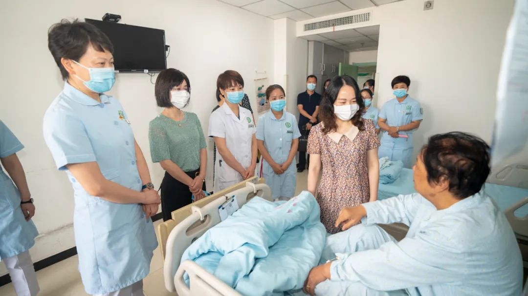 国家卫健委医管中心莅临西安大兴医院