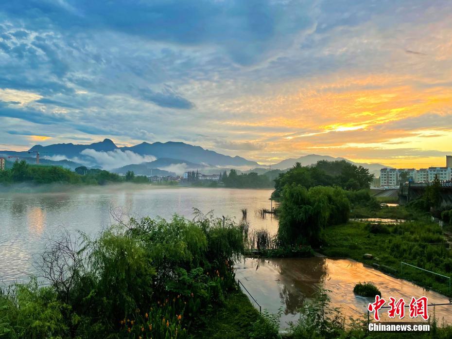 湖北远安天水共一色 晚霞美如画凤凰网湖北_凤凰网