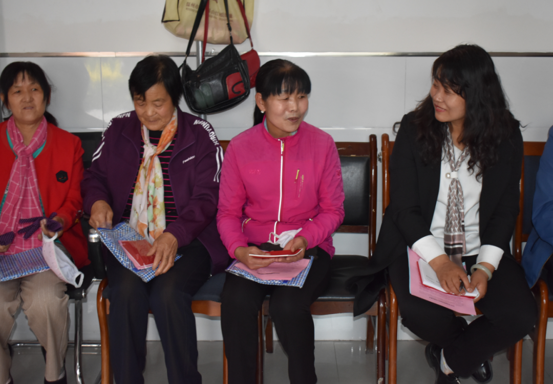 穿梭社区大街小巷 群众贴心人王玉萍的点滴故事暖人心