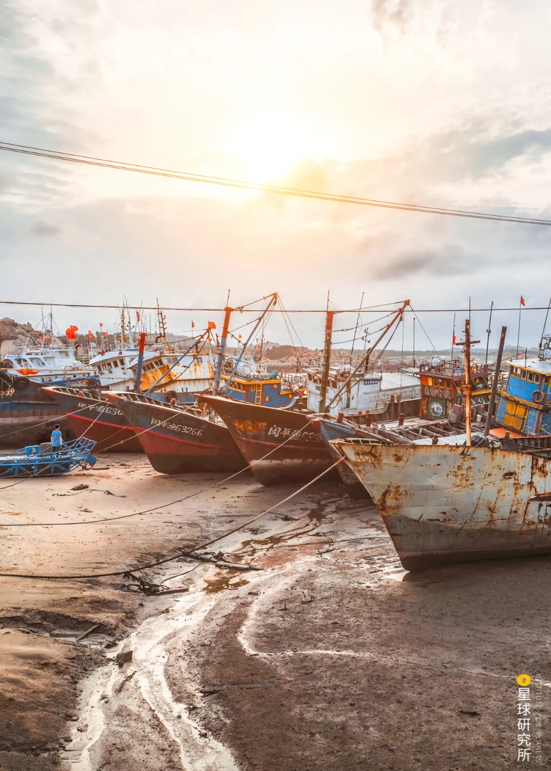 ����̨�庣Ͽ�ķ羰��ƽ̶�����