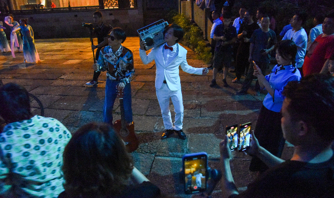 婺源篁岭:山村奇妙夜新品发布 打造中国最美乡村夜游新地标