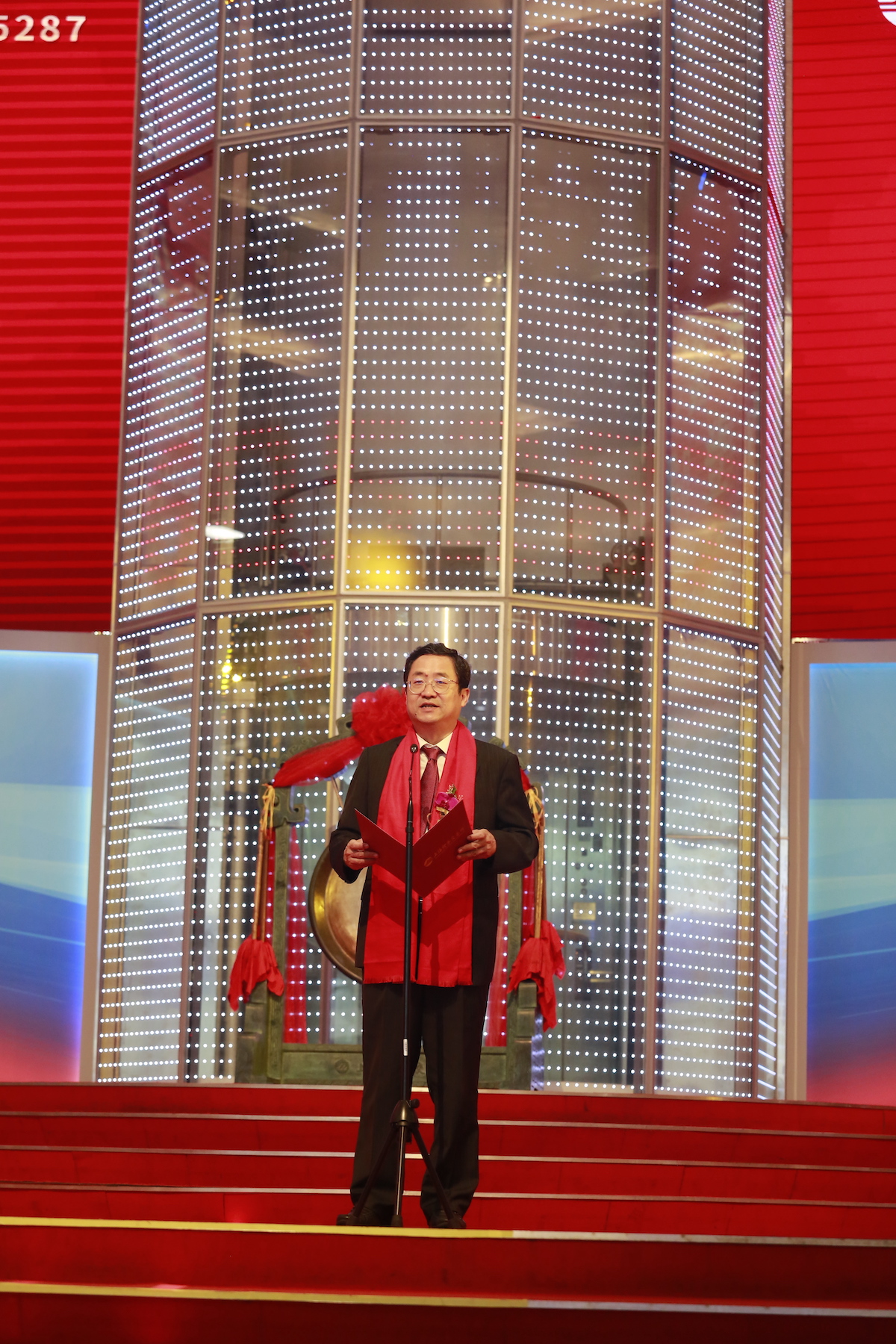 德才装饰股份有限公司敲锣上市:山东省首家国内A股上市的建筑业企业