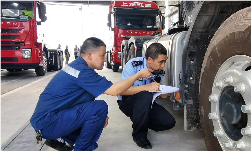 全国首创！两江新区警方增设车驾管社会服务站 为重型卡车提供“一站式”服务