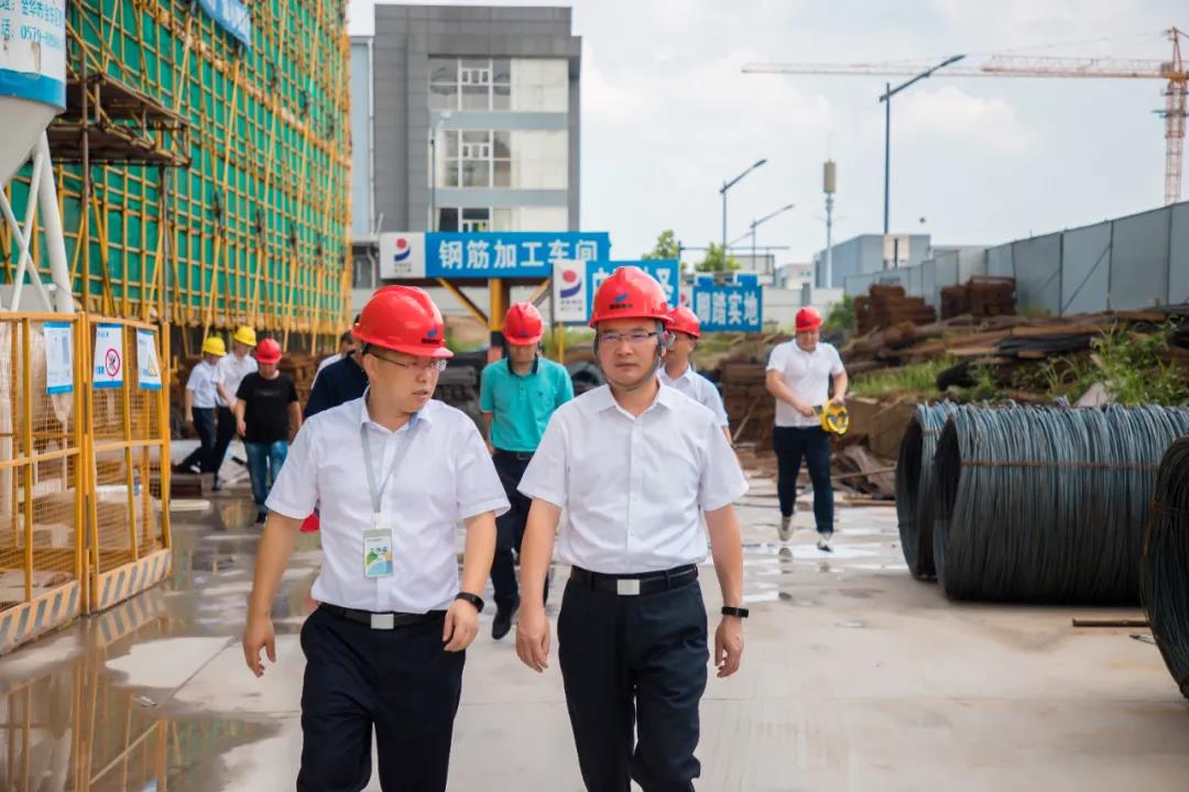 李雄伟在调研金义综保公司时强调数字赋能开拓创新奋勇争先再创佳绩