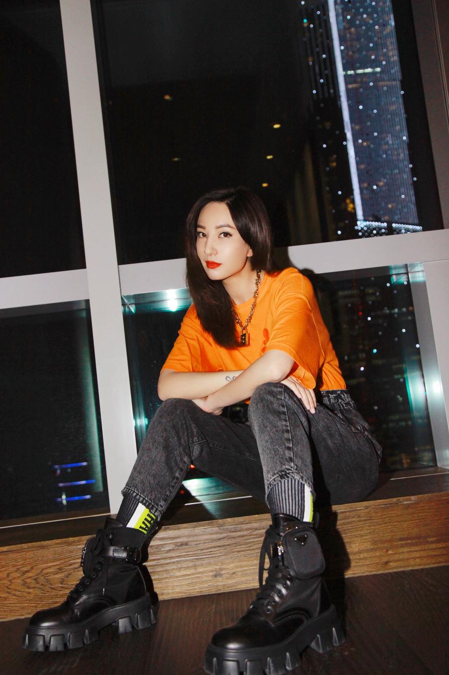 郑希怡治愈系新歌更好的自己上线霸气御姐温暖发光