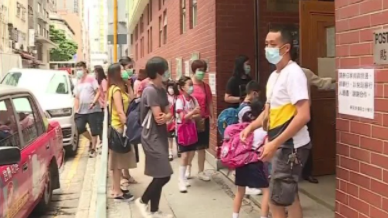 凤凰评论员郑浩：香港需要补上爱国主义教育这一课