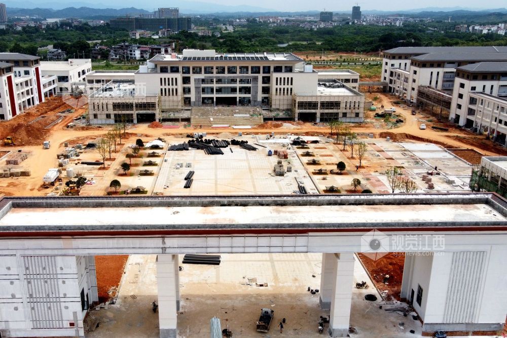 南丰一中新校区项目于2018年11月开工建设,主体工程于今年5月底基本