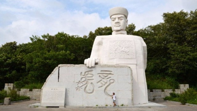 1886年中俄珲春勘界谈判结束后，珲春一跃成为吉林省第二城市