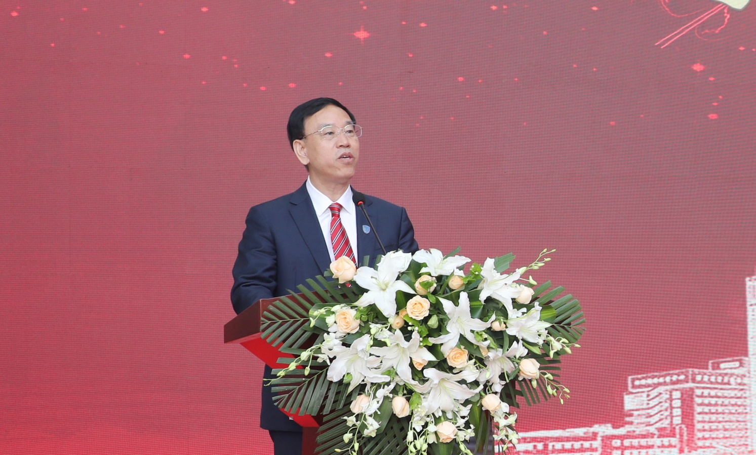 北京大学人民医院院长、北京大学人民医院青岛医院院长姜保国讲话。