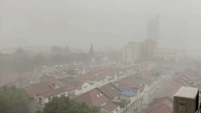 风雨雷电强势来袭，上海发布“三黄”预警